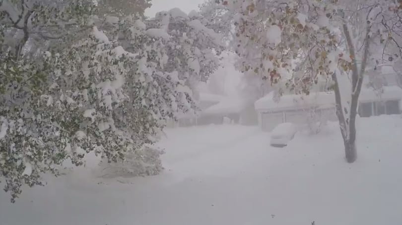 Elképesztő videó: így látja a drón a rendkívüli New York-i időjárást
