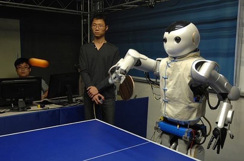 Ping-pongozó robotok Kínából. A jövő közelebb van, mint gondoltuk? (videó)