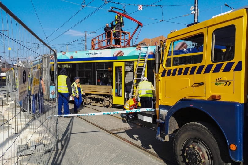 Pótlóbuszok járnak a 4-es, 6-os és a 17-es villamos helyett
