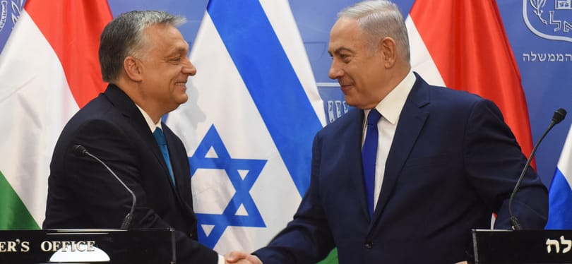 Orbáni dilemma: rosszul áll a békepóz, és elvész a konnektivitás, amikor a szövetségesei a front két oldalán sorakoznak fel