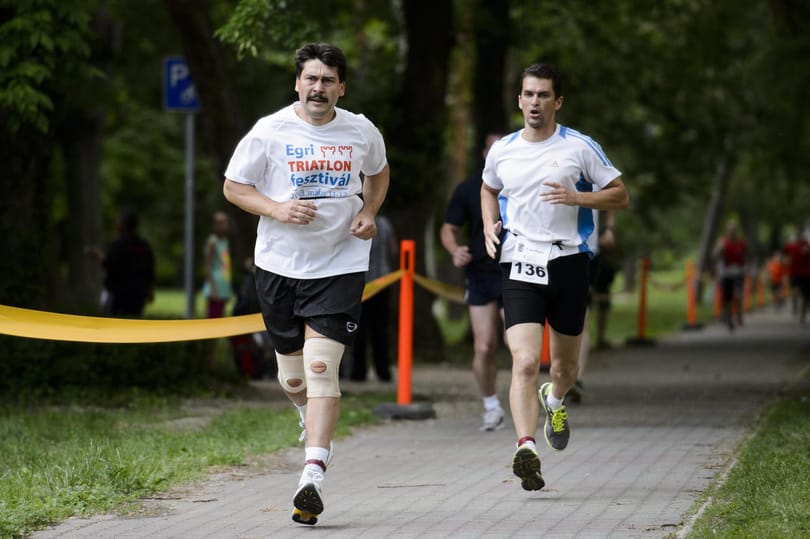Fotó: szaladt egyet Egerben Áder János