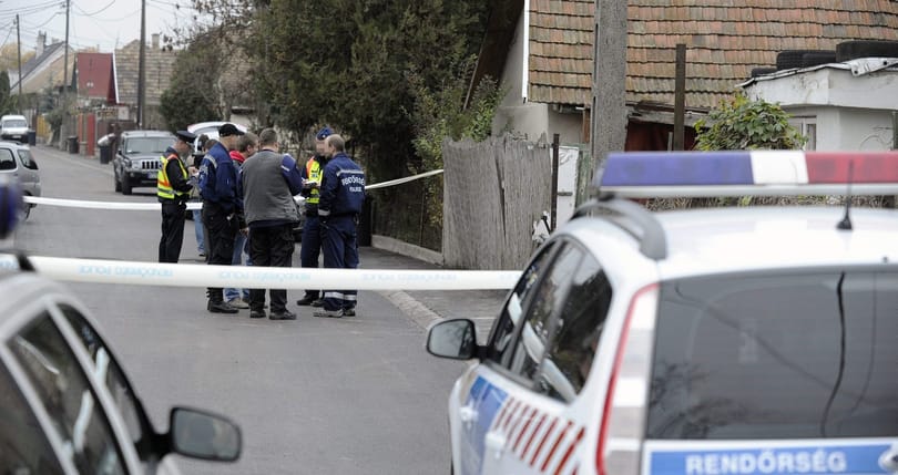 Megkéselte 4 és 6 éves kislányát egy budapesti férfi