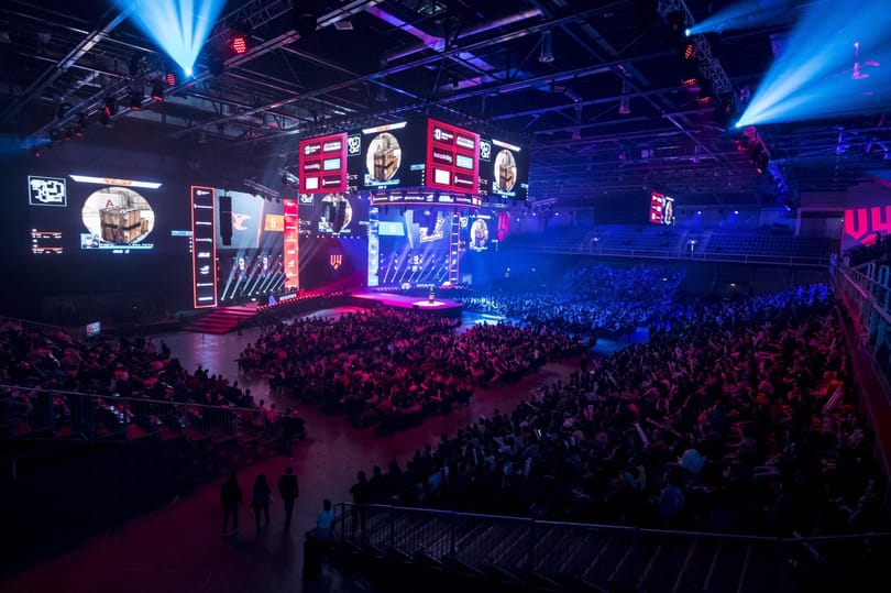 Így kaphat értelmet a stadionépítés? Annyi pénz van az e-sportban, hogy lassan megszámolni is nehéz