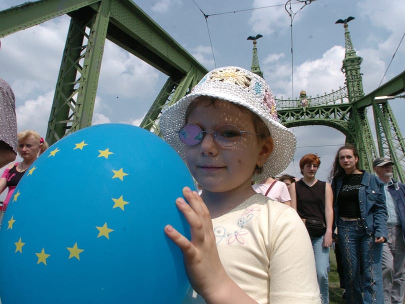 Ipsos: A magyarok többsége örül, hogy az EU részei vagyunk