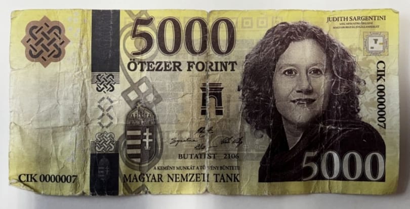 Kutyapártos ötezressel fizetett, majd kést rántott az eladóra egy férfi Józsefvárosban 