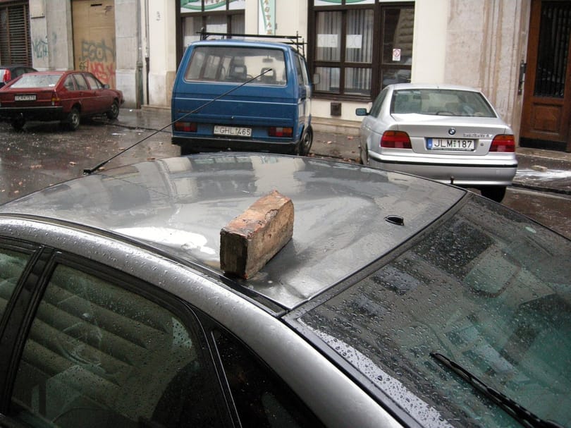 Kiadták a riasztást az erős szél miatt a főváros környékére 