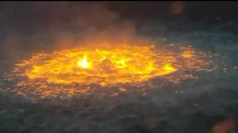 A pokol kapuja nyílt meg, vagy Godzilla ébredezik a Mexikói-öbölben? Ilyen egy víz alatti gázrobbanás videón