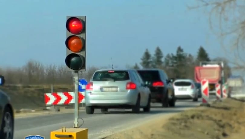 Közlekedési lámpákból lopta autójához az aksikat egy férfi