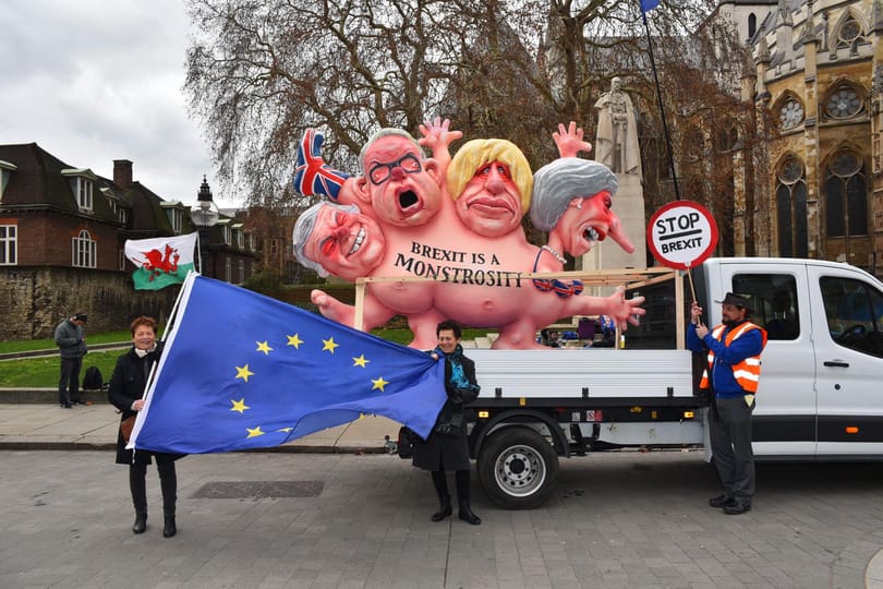 Orbán Viktor sem remélhetne nagyobb káoszt: anarchia a briteknél és az EU-ban is