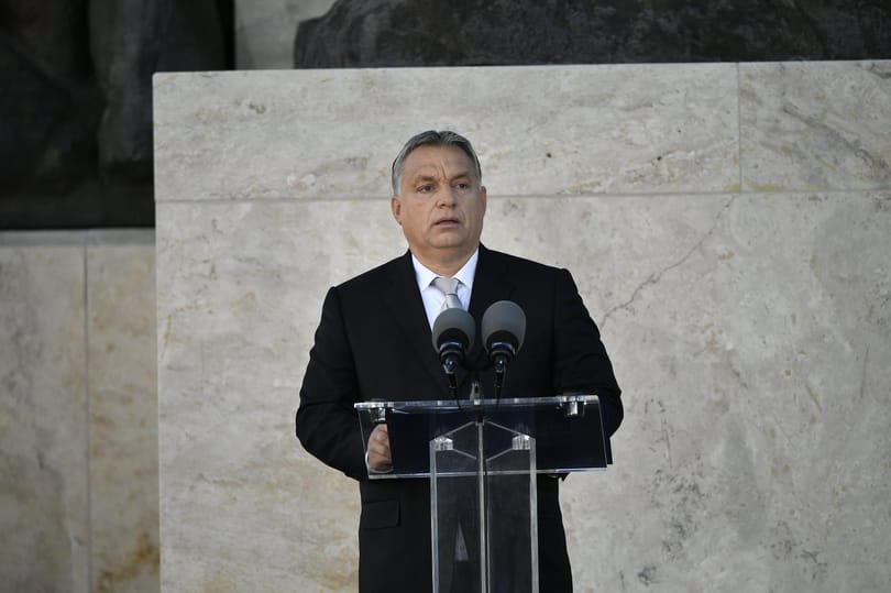 Orbán megmagyarázta a Figyelő címlapját a Zsidó Világkongresszus vezetőjének
