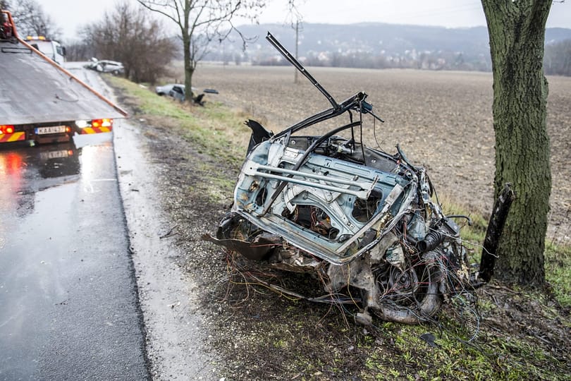 Szomorú fotók jöttek a hármas karambolról, amiben meghalt egy ember