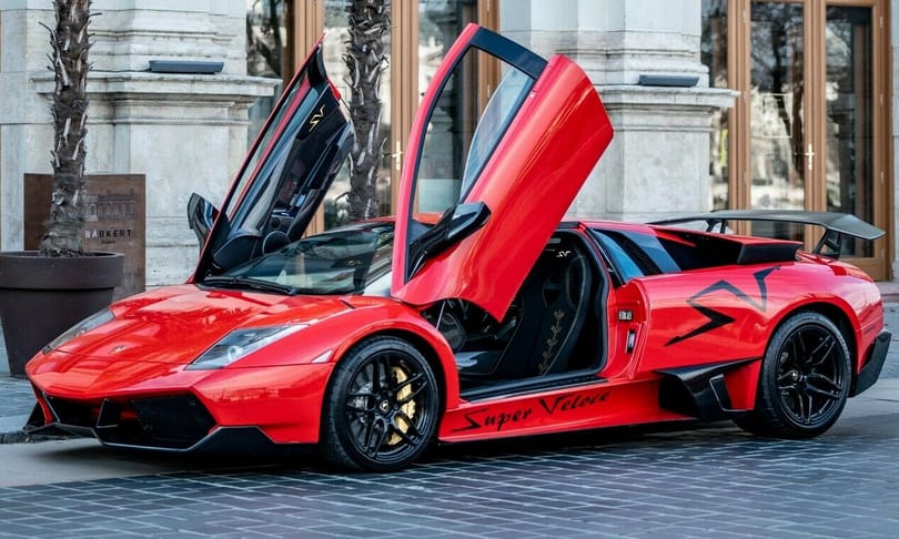 Szuperritka, méregdrága Lamborghinit árulnak Budapesten
