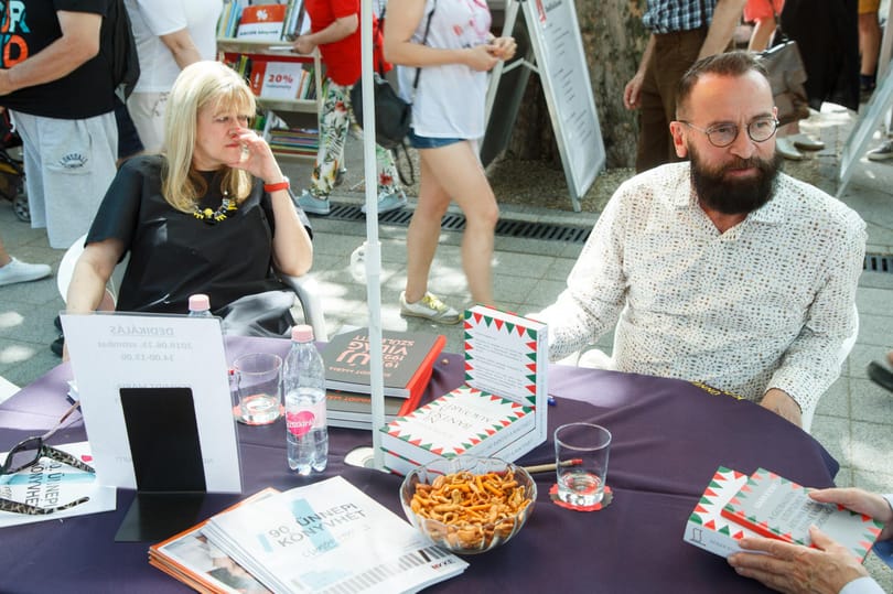 Schmidt Mária közalapítványából is távozik Szájer