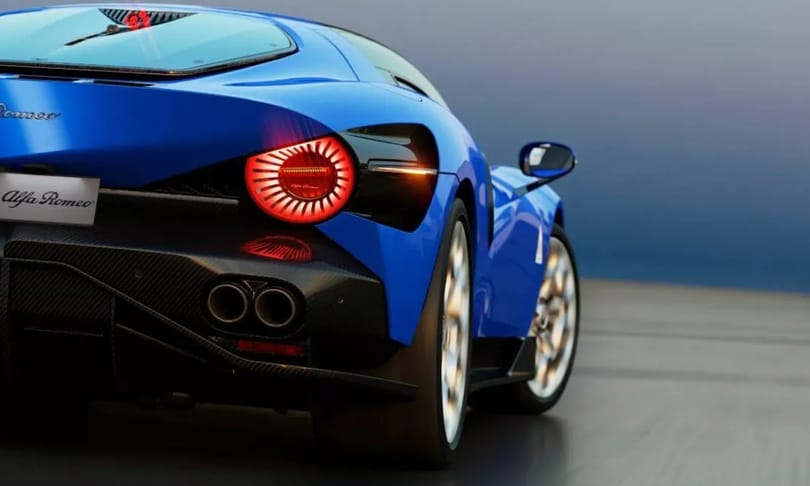 Olasz kékség: igen impozáns az Alfa Romeo biturbó V6-os új szupersportkocsija
