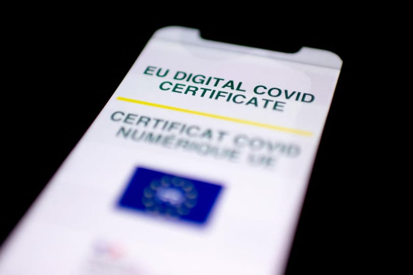 Emlékeztető oltás nélkül kilenc hónapig lesz érvényes az uniós védettségi igazolás