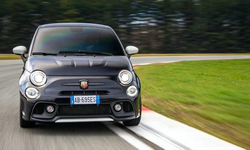Szupergyors Fiat 500-ast mutatott be az Abarth