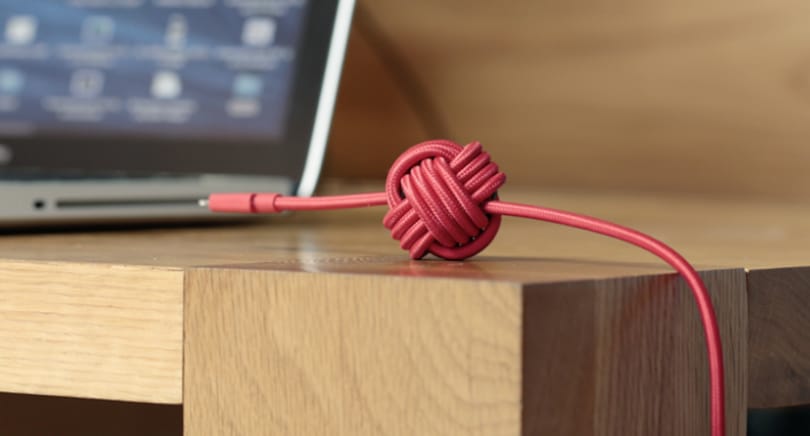 Éjszaka tölti a telefonját? Ilyen kábellel tegye!