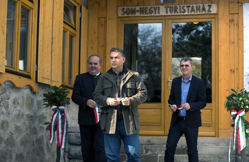 Az Orbán-közeli Garancsi ezennel belépett Simicska plakátpiacára