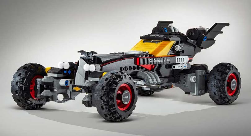 Az életnagyságú Lego Batmobil simán nagyobb, mint egy BMW X6