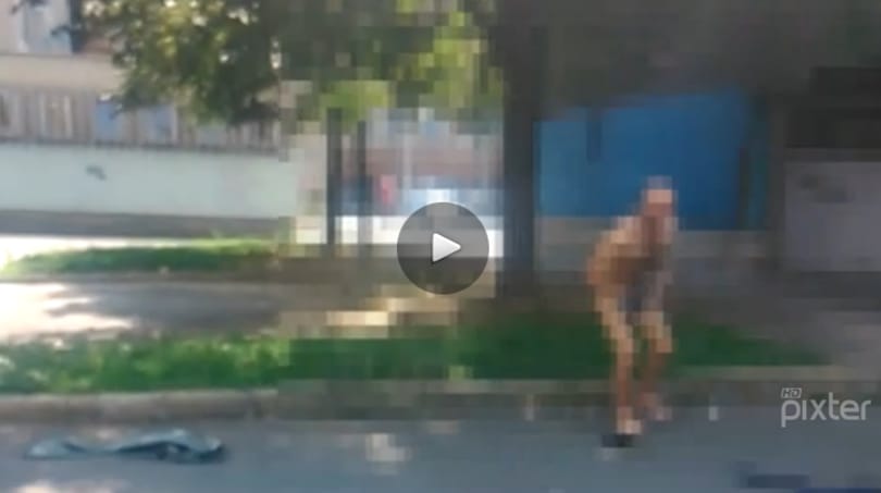 Videó: Újabb férfi őrjöngött meztelenül egy VIII. kerületi utcán