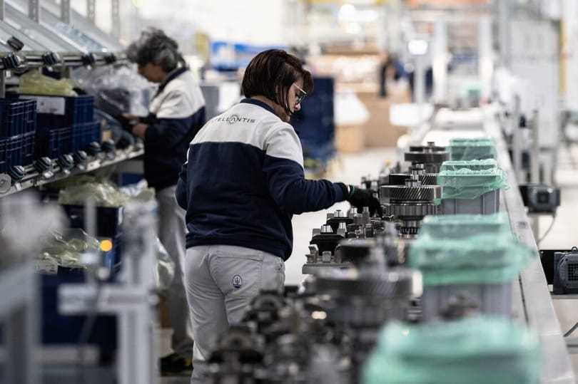 Renault–Stellantis–BMW megacsoporttal vennék fel a harcot az európai gyártók a kínaiakkal?