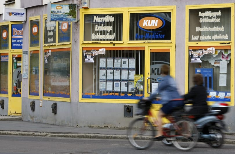 Állami hivatal is fizetett Bróker Marcsinak