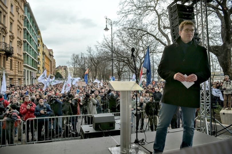 A bíróság szerint nem gond, ha a rendőrség betilt Orbán-ellenes tüntetést