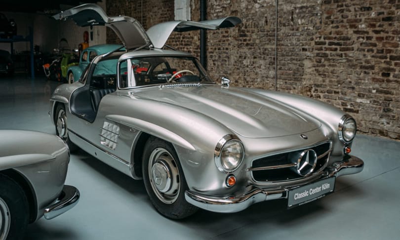 1956-ba repít vissza ez a 650 millió forintos eladó sirályszárnyas Mercedes