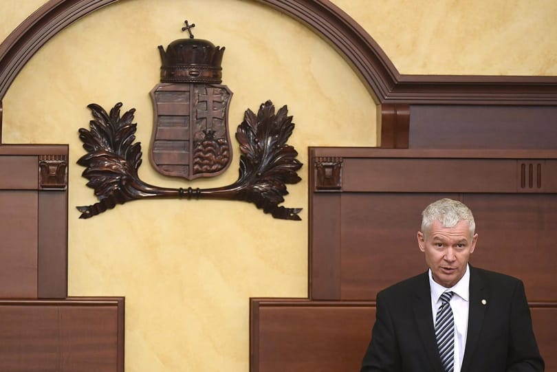 Tordai Bence rákérdezett a testőrökkel védett Polt Péternél, hogy nyilvánosságra hozzák-e az OLAF-jelentést
