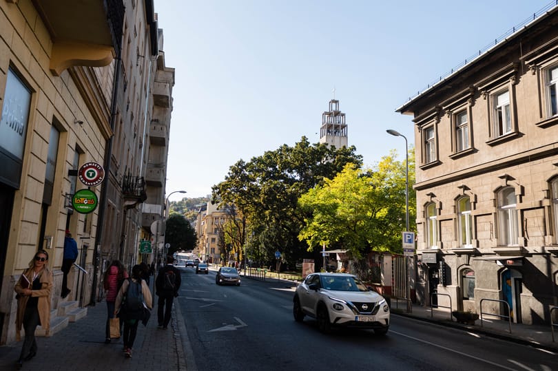 Az utca, amely 15 perc alatt visz a betondzsungelből az erdőbe – kerületmustra a Városmajornál