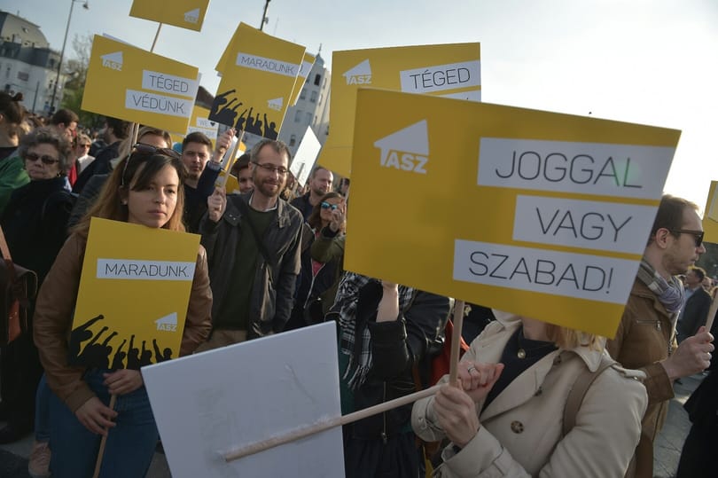 Szerdán már jön a civilek elleni törvény
