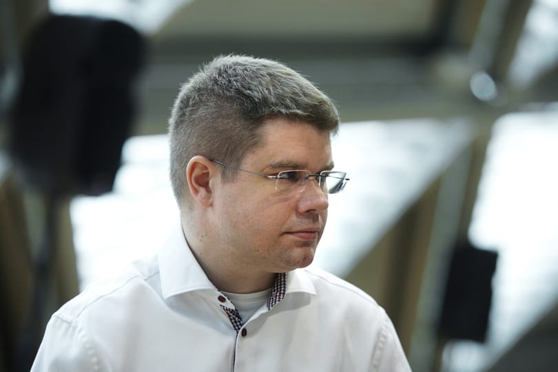 Lehúgyagyúzta a Vas megyei jobbikos a fideszes Ágh Pétert