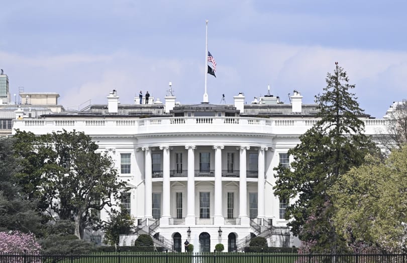 A Fidesz-tábort erősítheti, az országot elszigetelheti az, ha Washington odacsap Orbánéknak