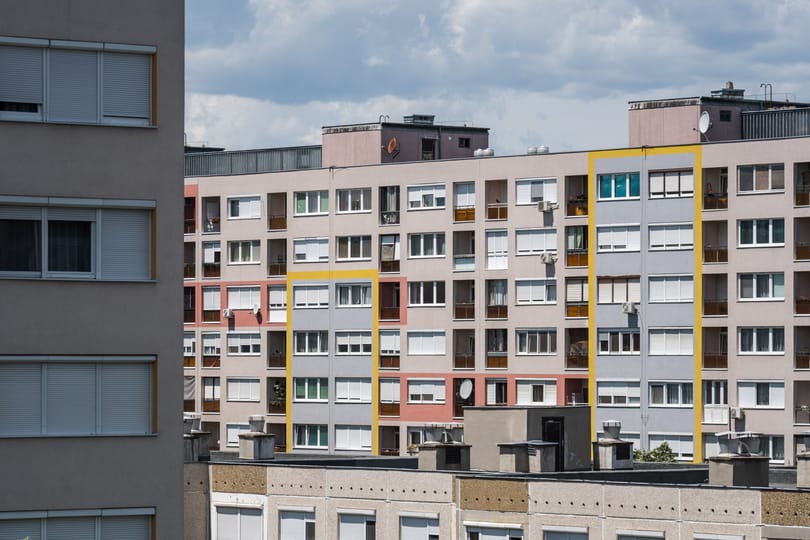 Egyre gyorsabban kelnek el a lakóingatlanok, a panellakásokon lehet a leghamarabb túladni