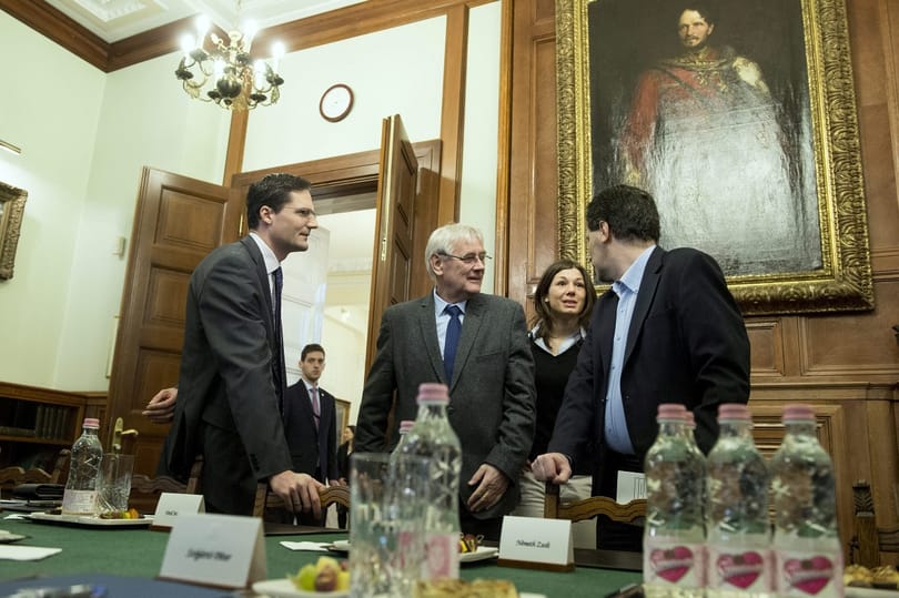 Bősz Anett kilép, megszűnhet a Párbeszéd frakciója