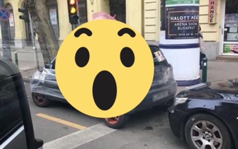 A nap fotója: rendesen megviccelték ezt a budapesti autóst