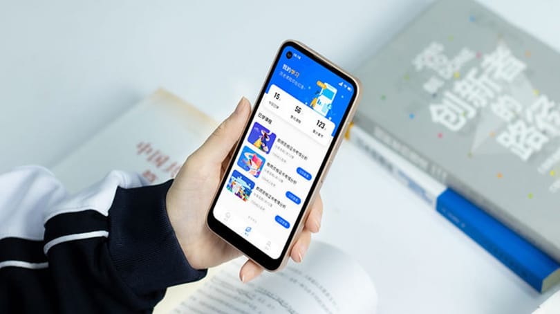 Rengeteg ember álomtelefonja lehet: androidos, és nem akkora batár nagy, mint a többi