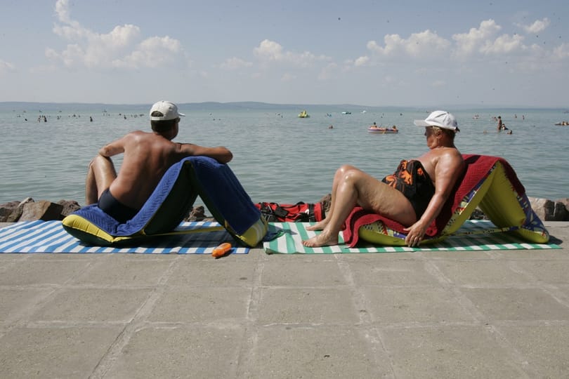 Kinyitottak az első balatoni strandok