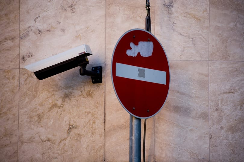 Durva megfigyelő kamerák jönnek: lesöpörhetik a szupertraffit, és még a járókelőket is azonosítják