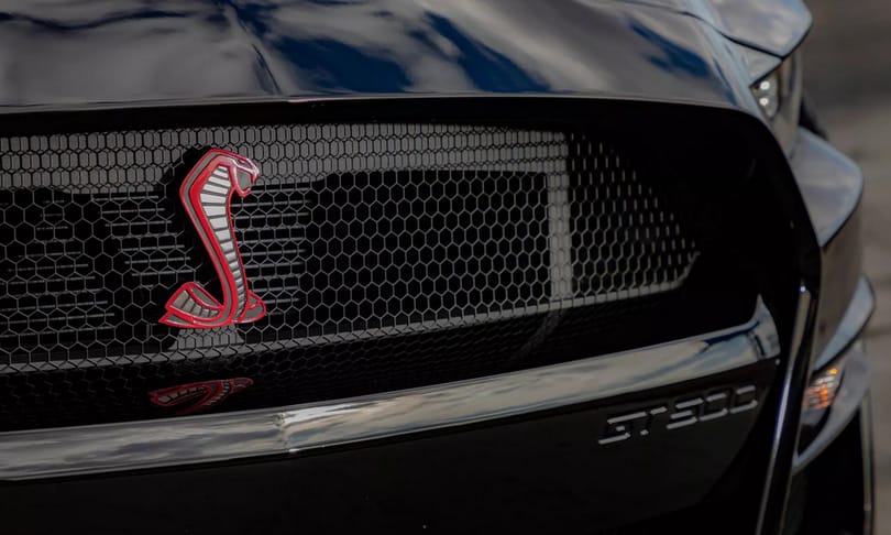 Vörös kód: a villanyautók nyakán liheg az 1300 lóerős V8-as új Mustang
