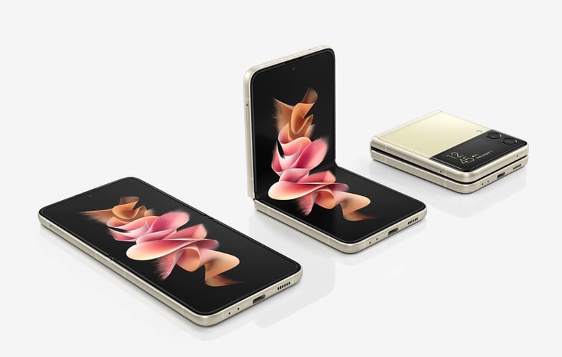 200 ezer kinyitást és becsukást bír ki a Galaxy Z Flip3 a Samsung szerint, egy YouTube-videós mást tapasztalt
