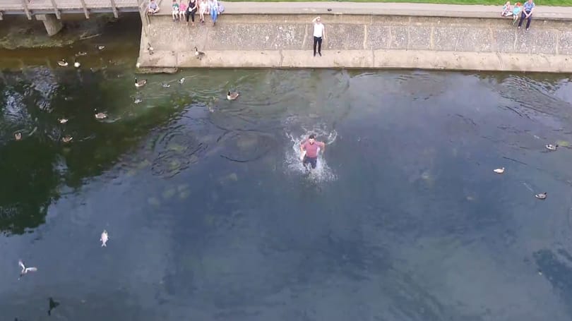 Kézműves akciófilm lett ebből a drónmentésből