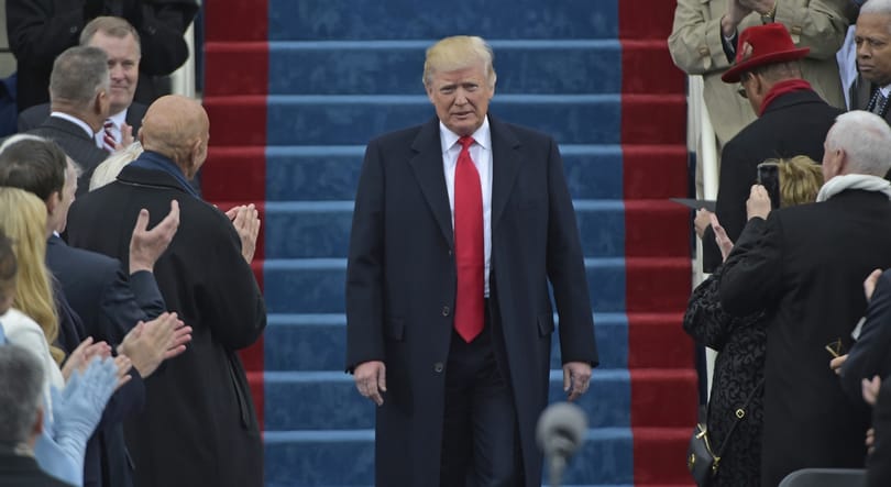 Trump sem hitte volna, ki áll be az őt dicsérők sorába