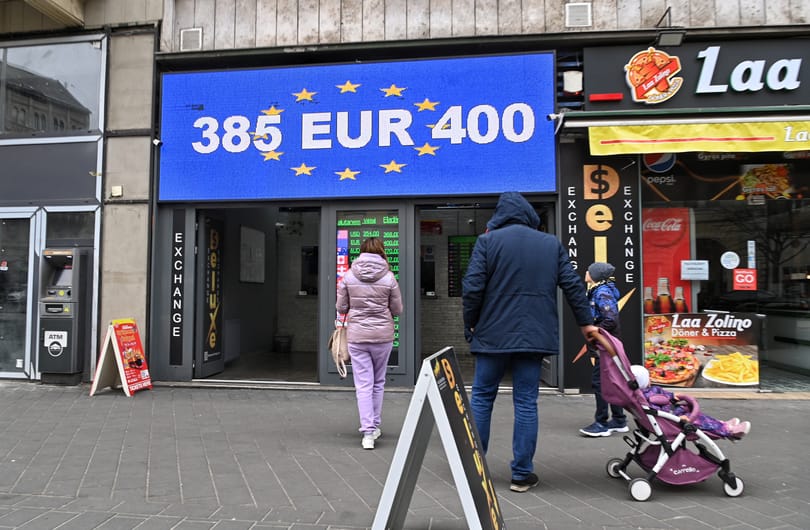 Mindenkit a háború foglalkoztatott, aztán jött a forint