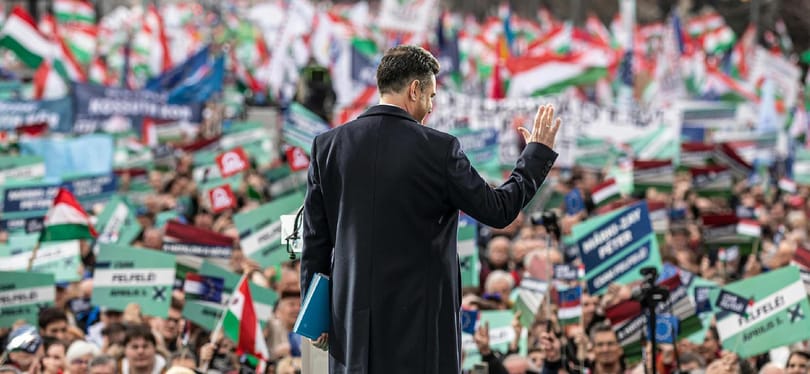 Ha a CIA a magyar ellenzéket támogatná, azt nem lehetne összeollózott újságcikkekkel leleplezni