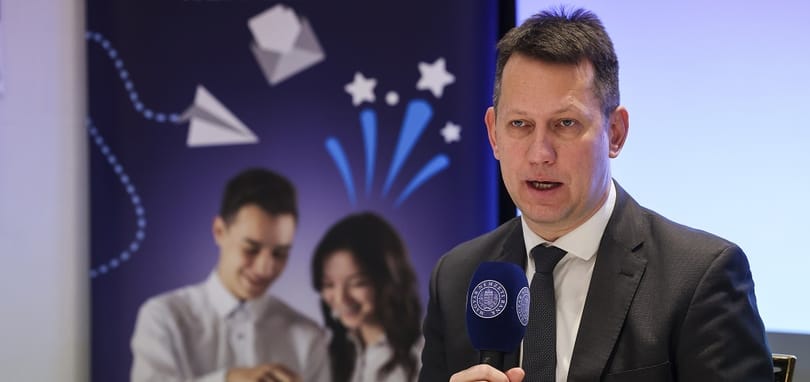 Pénzügyi képzés indult a gyermekvédelemben, hogy az állami gondozásban élő gyerekek „adófizető polgárokká váljanak”