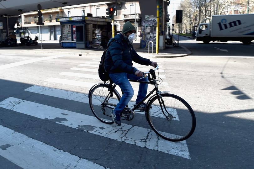 Bekeményített az olasz kormány: bezárják a parkokat is