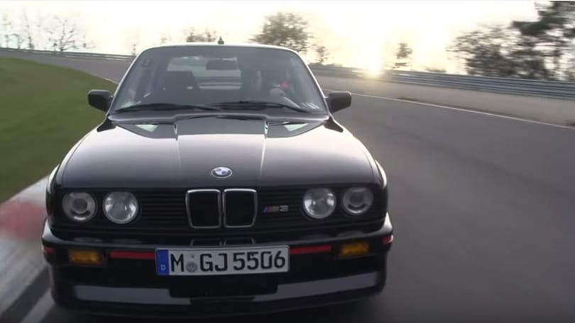 Ritkán hallani negyvenévnyi BMW M-es hangot így egymás után