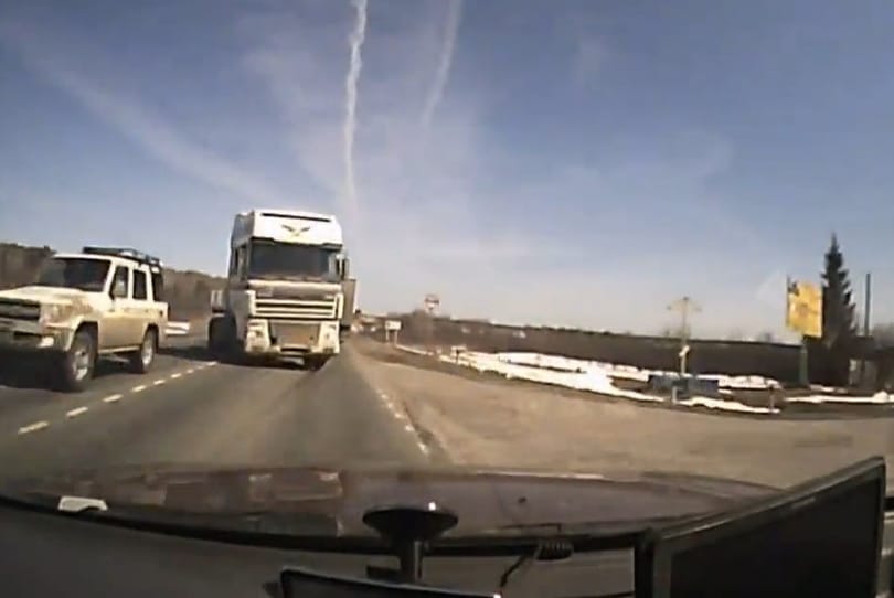Ilyen balesettől retteg minden autós - videó