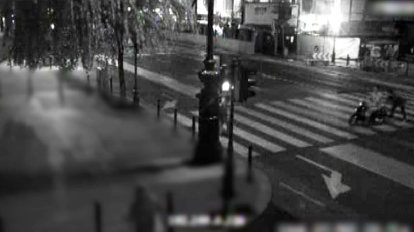 Egy kormányzott, egy tolta – videón egy terézvárosi robogólopás